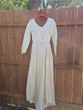 Vintage 1940s Ivory Long Sleeve Satin Wedding Dress. SIZE XS, See Description